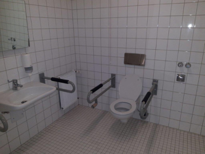 Behinderten-WC